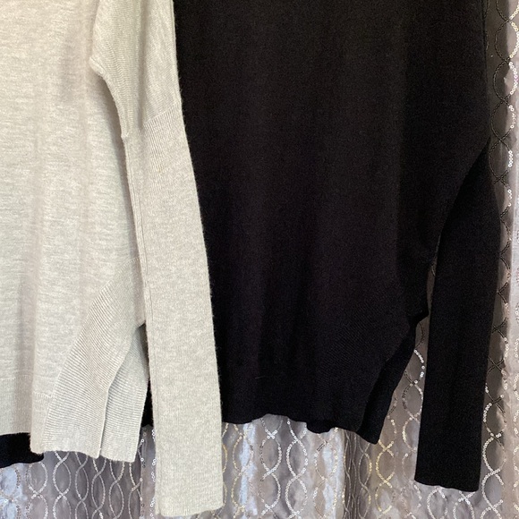 A Set of 2 Trouve Crewneck Long Sleeve Lightweight Sweaters in Black & Beige XS - Picture 10 of 12